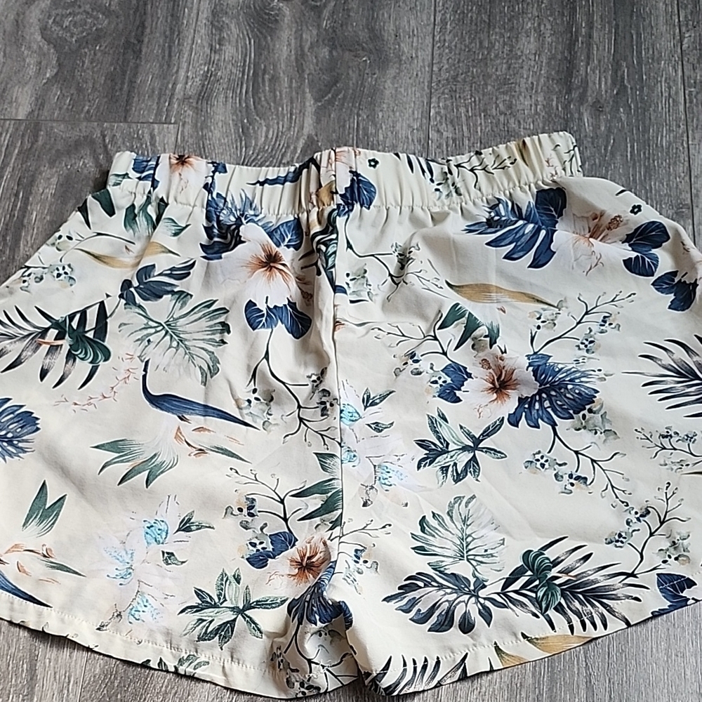 SHEIN Cream and Blue High Waist Floral Shorts